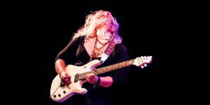 Chantel McGregor - Rock Guitarist / Singer-Songwriter